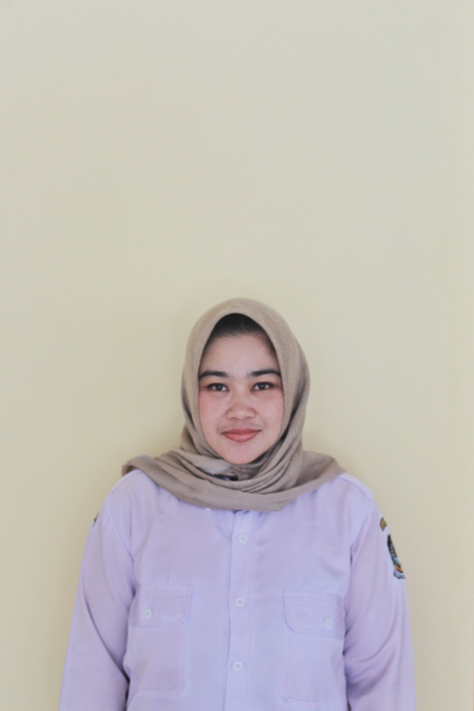 Devia Estu Pratiwi,S.Kom, S.M